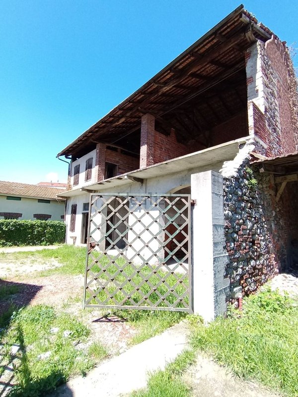 casa indipendente in vendita a Grignasco