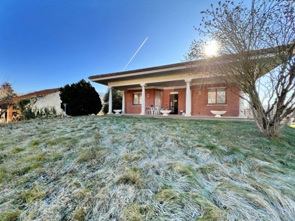 casa indipendente in vendita a Grignasco