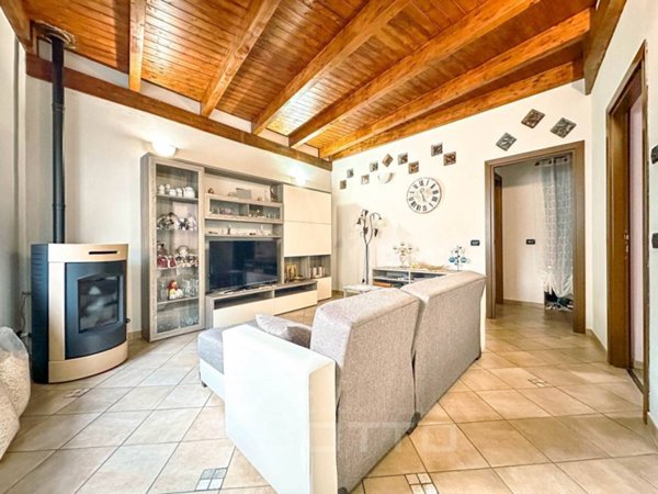 casa indipendente in vendita a Grignasco