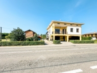 casa indipendente in vendita a Grignasco