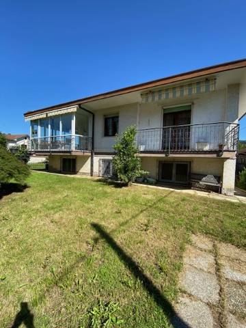 casa indipendente in vendita a Grignasco