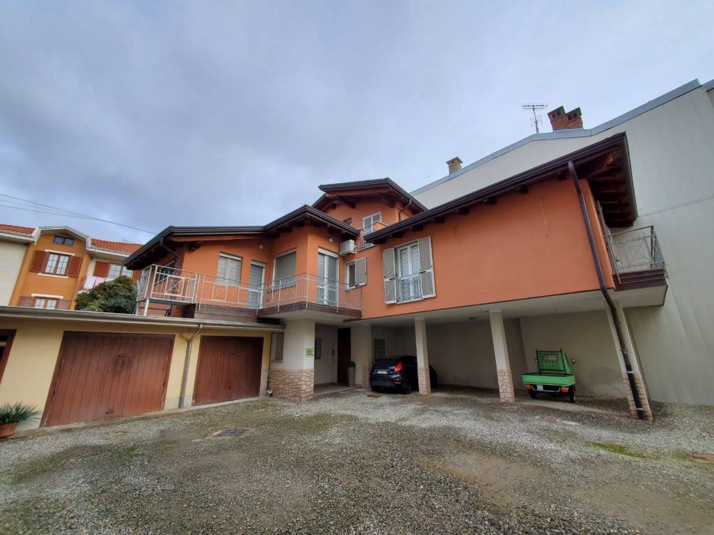 casa indipendente in vendita a Grignasco