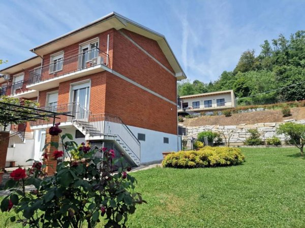 casa indipendente in vendita a Grignasco