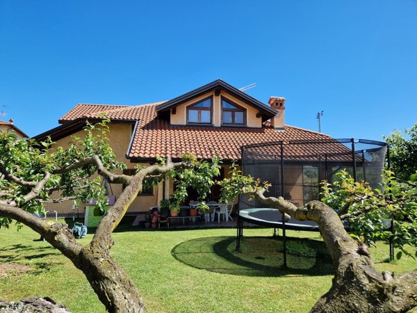 casa indipendente in vendita a Grignasco