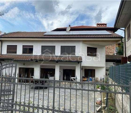casa indipendente in vendita a Grignasco