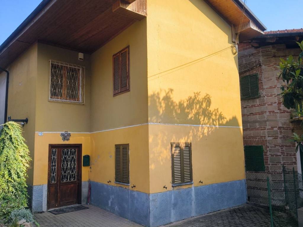 casa indipendente in vendita a Grignasco