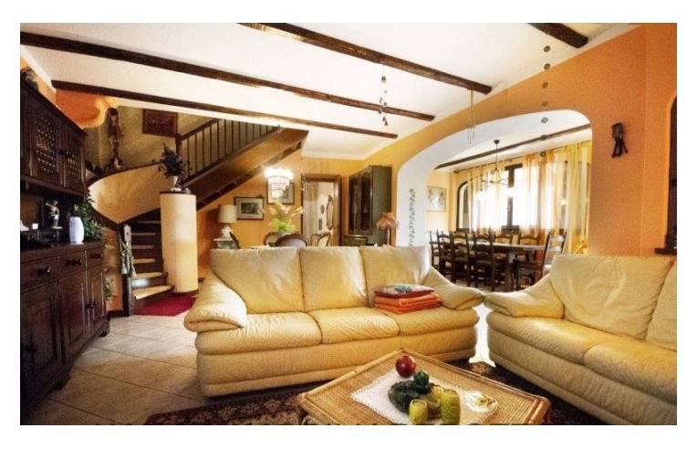 casa indipendente in vendita a Grignasco