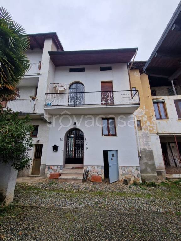 casa indipendente in vendita a Grignasco in zona Ara