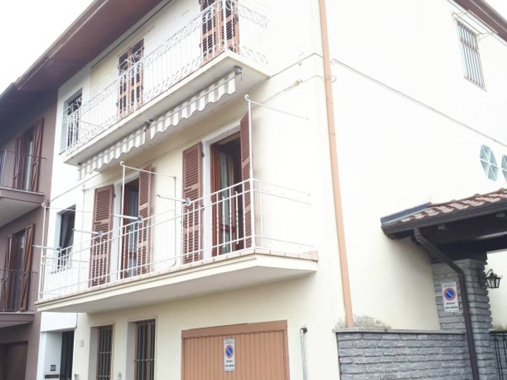 casa indipendente in vendita a Grignasco