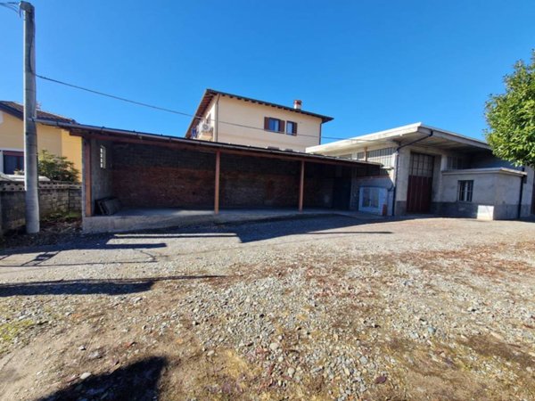 locale commerciale in vendita a Grignasco