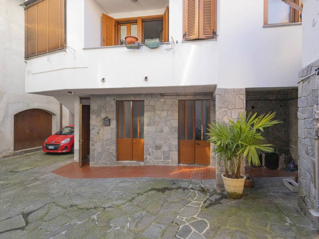 casa indipendente in vendita a Grignasco in zona Cà Marietta