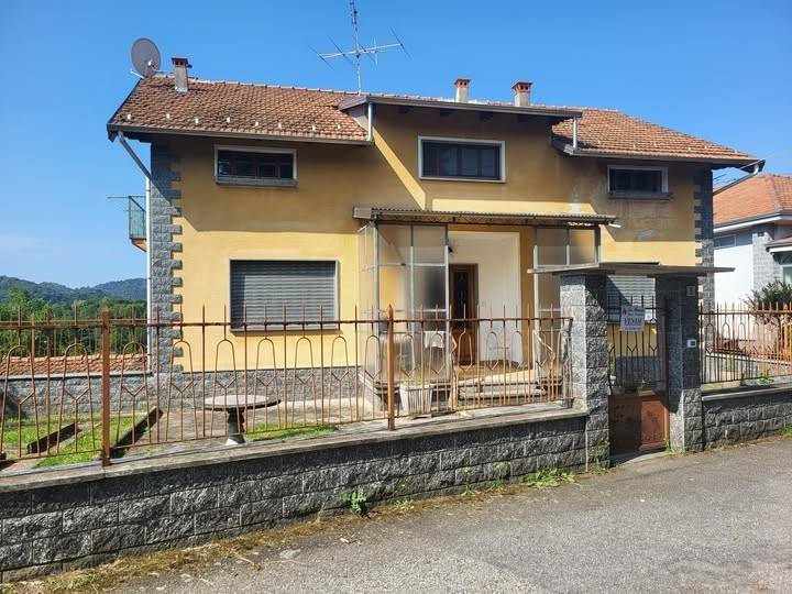 casa indipendente in vendita a Grignasco