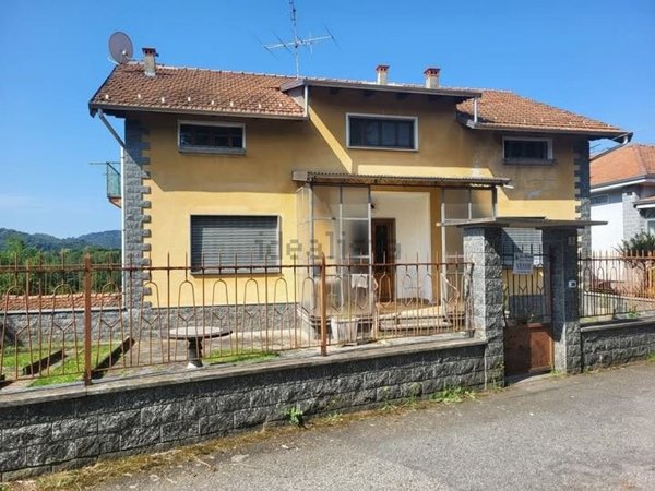 casa indipendente in vendita a Grignasco