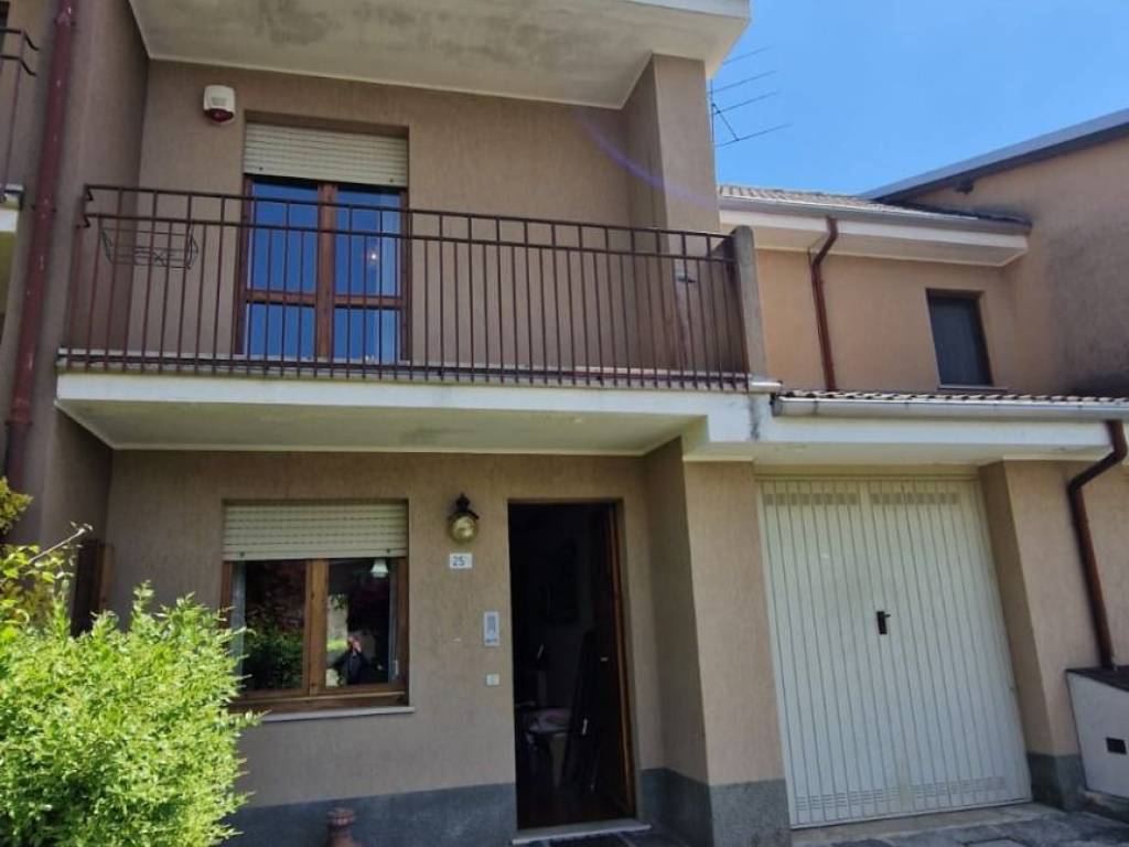 casa indipendente in vendita a Grignasco