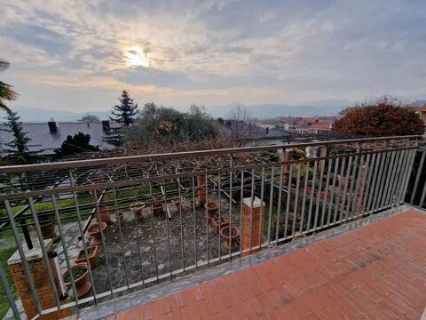 casa indipendente in vendita a Grignasco