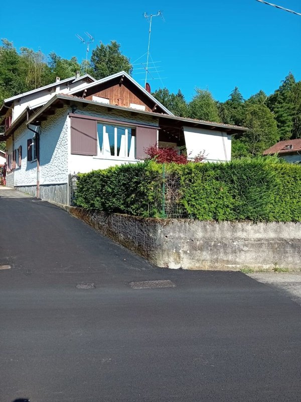 casa indipendente in vendita a Grignasco in zona Ara