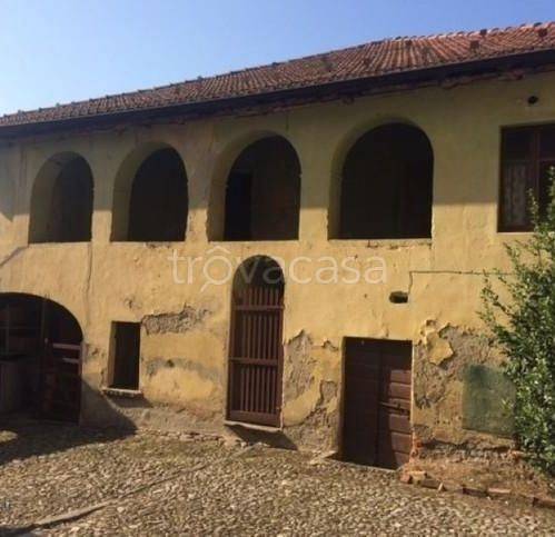 casa indipendente in vendita ad Invorio