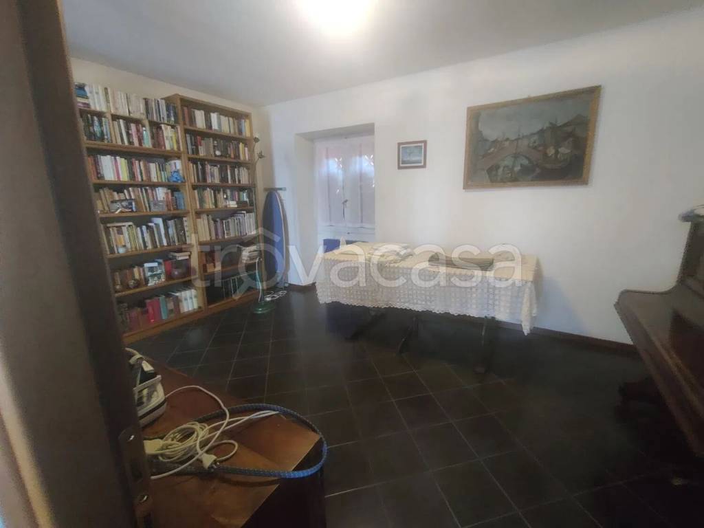 casa indipendente in vendita ad Invorio