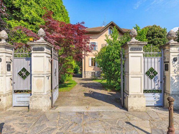 casa indipendente in vendita ad Invorio