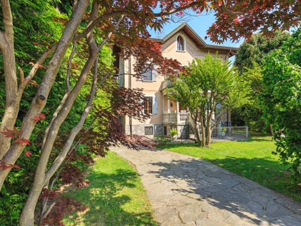casa indipendente in vendita ad Invorio