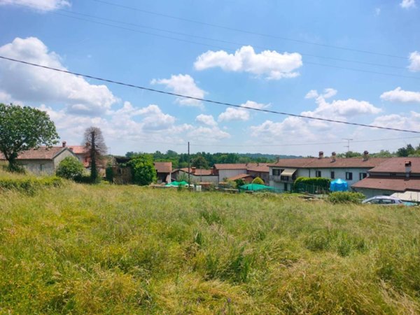 terreno edificabile in vendita ad Invorio