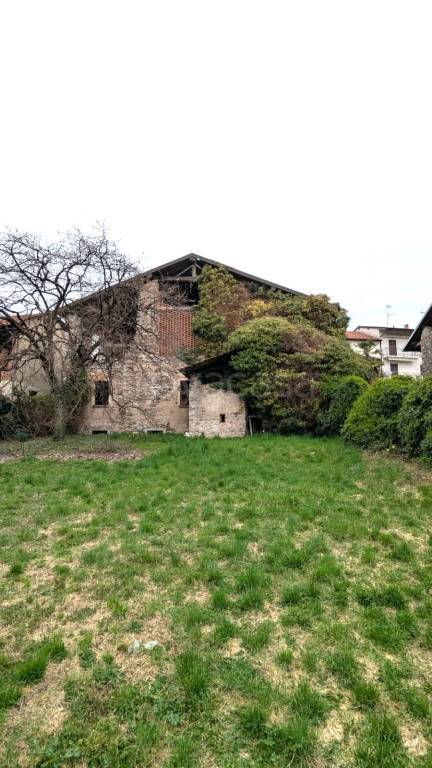 locale di sgombero in vendita ad Invorio in zona Invorio Superiore