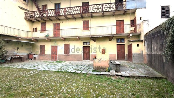 casa semindipendente in vendita ad Invorio in zona Invorio Superiore