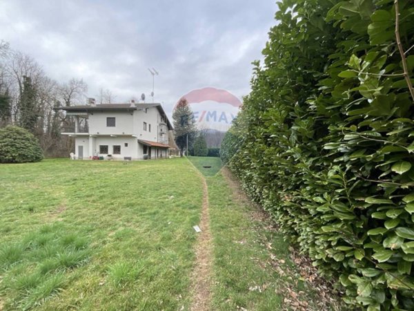 casa indipendente in vendita ad Invorio