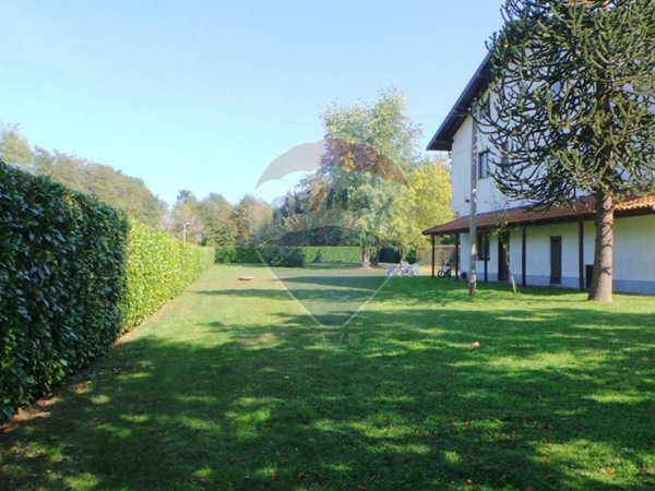 casa indipendente in vendita ad Invorio