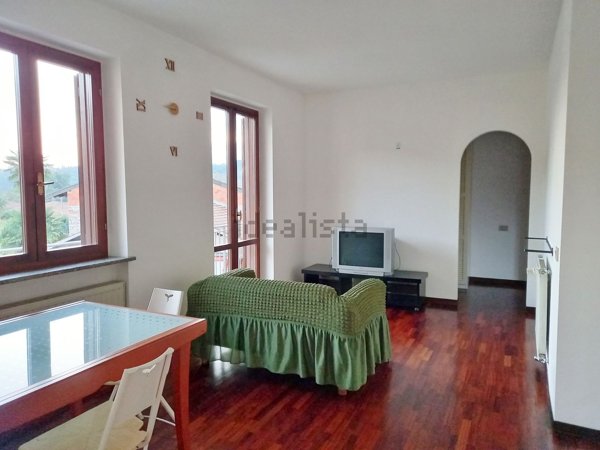 appartamento in vendita ad Invorio in zona Talonno