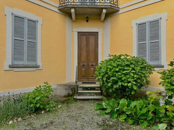 casa indipendente in vendita ad Invorio