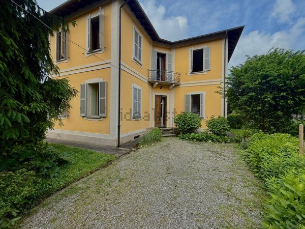 casa indipendente in vendita ad Invorio