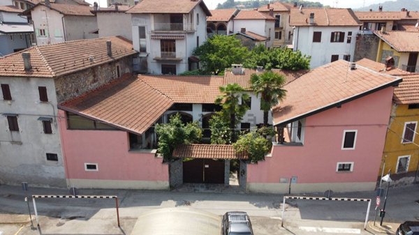 casa indipendente in vendita ad Invorio