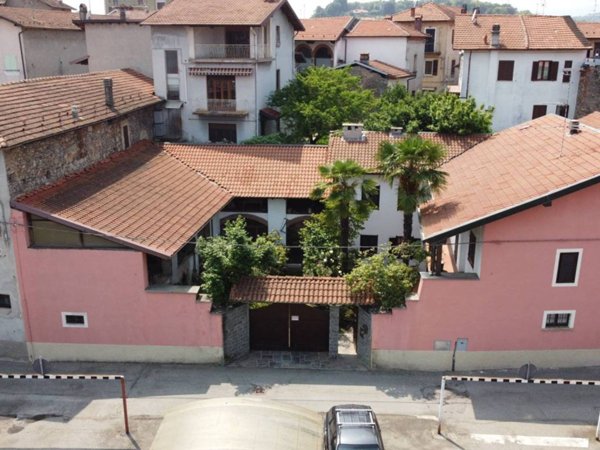 casa indipendente in vendita ad Invorio
