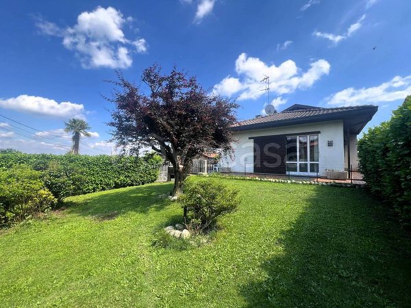 casa indipendente in vendita ad Invorio