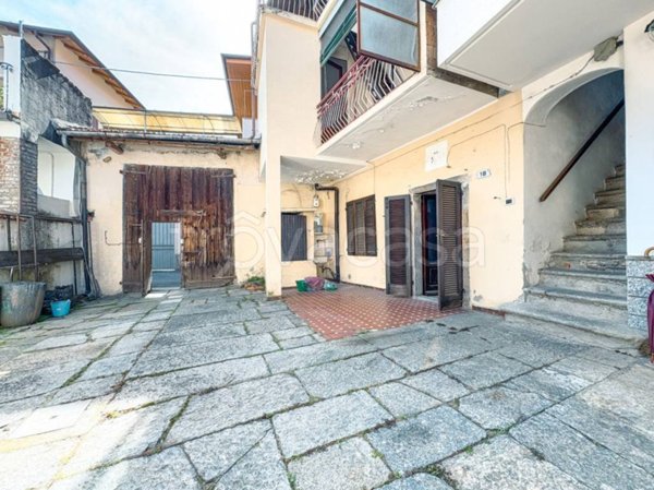 casa semindipendente in vendita ad Invorio