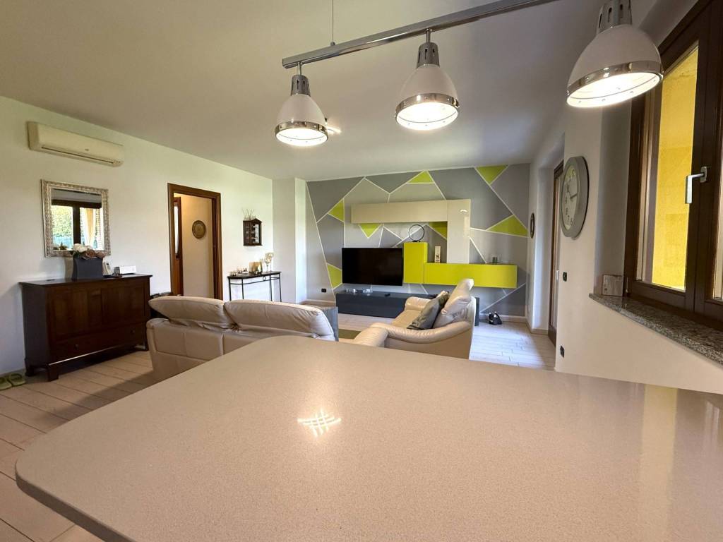 casa indipendente in vendita ad Invorio