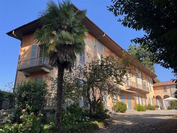 casa indipendente in vendita ad Invorio