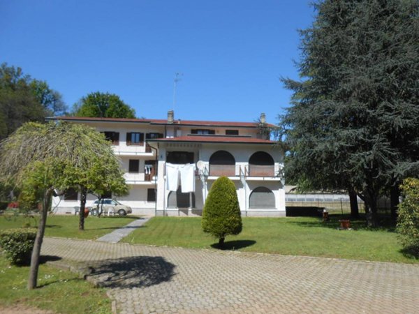 casa indipendente in vendita ad Invorio