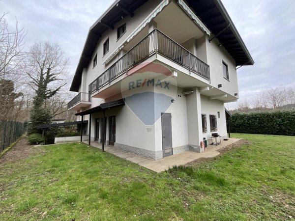 casa indipendente in vendita ad Invorio