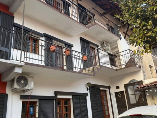 casa indipendente in vendita ad Invorio in zona Talonno