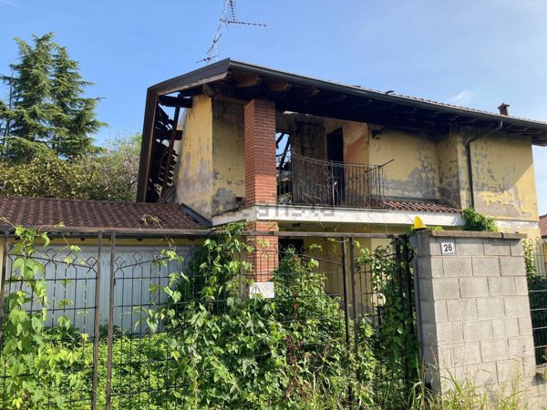 casa indipendente in vendita ad Invorio