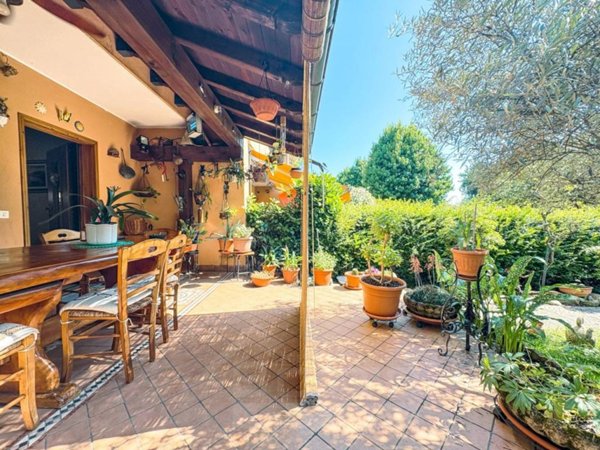 casa indipendente in vendita ad Invorio