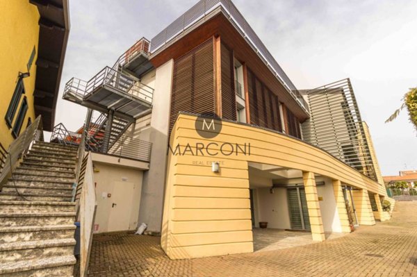 negozio in vendita ad Invorio in zona Invorio Superiore