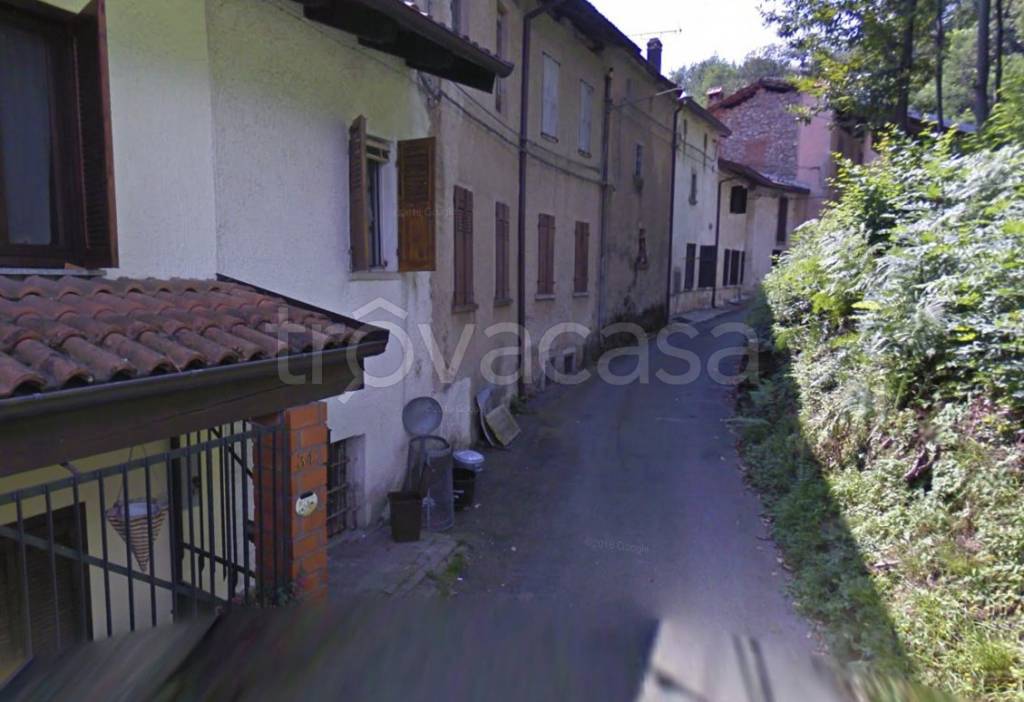 appartamento in vendita ad Invorio in zona Mornerona