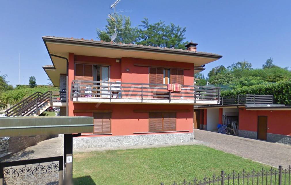 casa indipendente in vendita ad Invorio