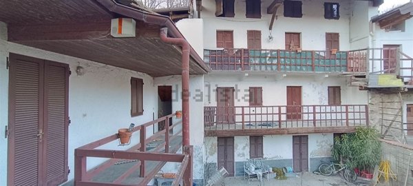 appartamento in vendita ad Invorio in zona Mornerona