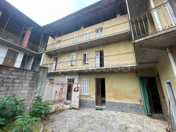 casa indipendente in vendita ad Invorio