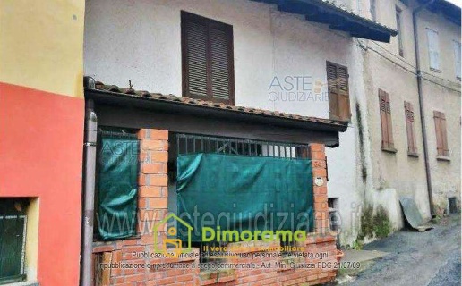 casa indipendente in vendita ad Invorio in zona Mornerona