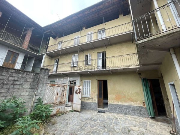 casa indipendente in vendita ad Invorio